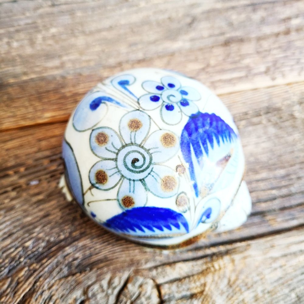 Vintage Mexican Tonala ceramic hand painted turtle figurine. - Picture 4 of 5